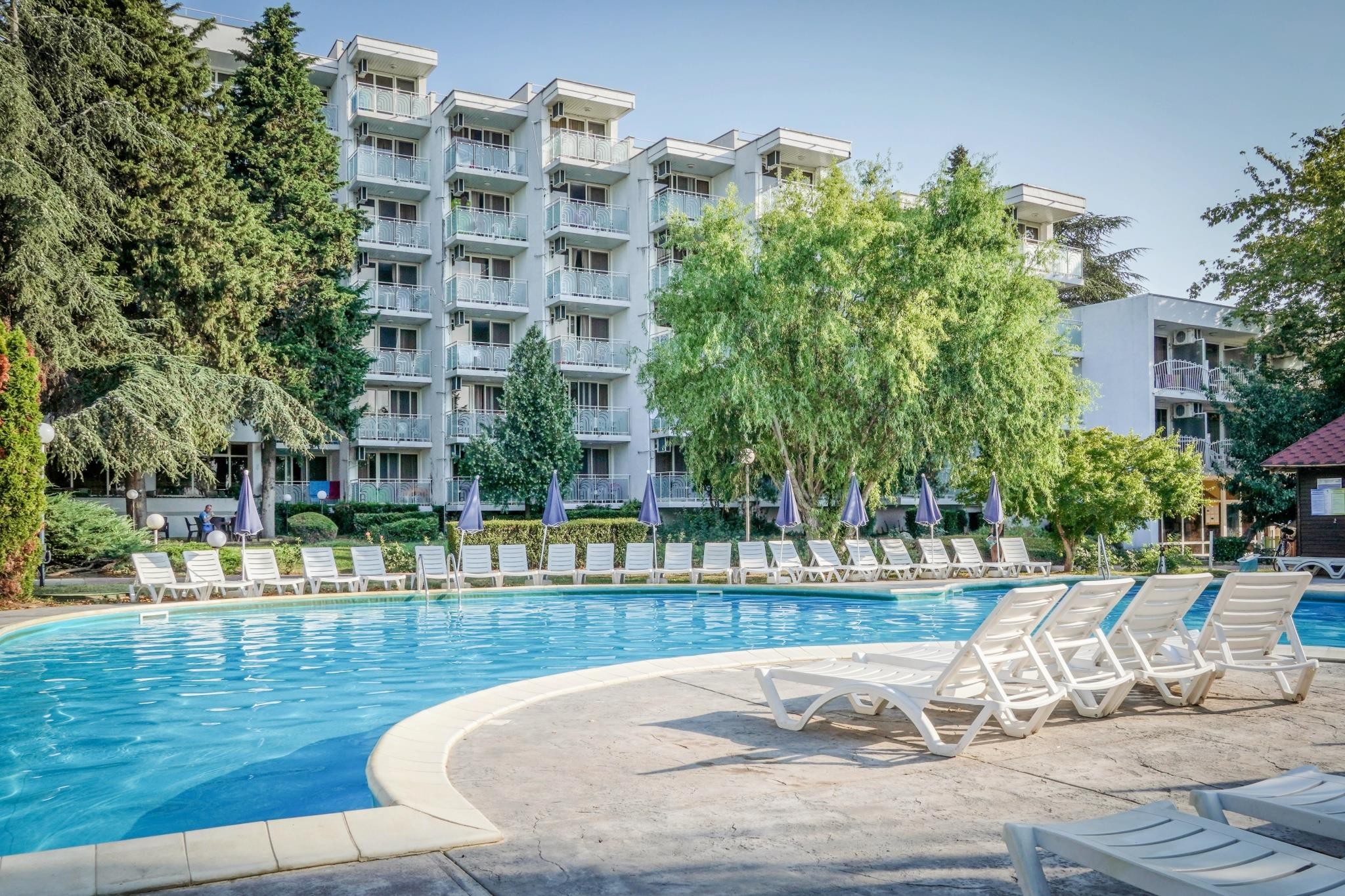 listing card gallery