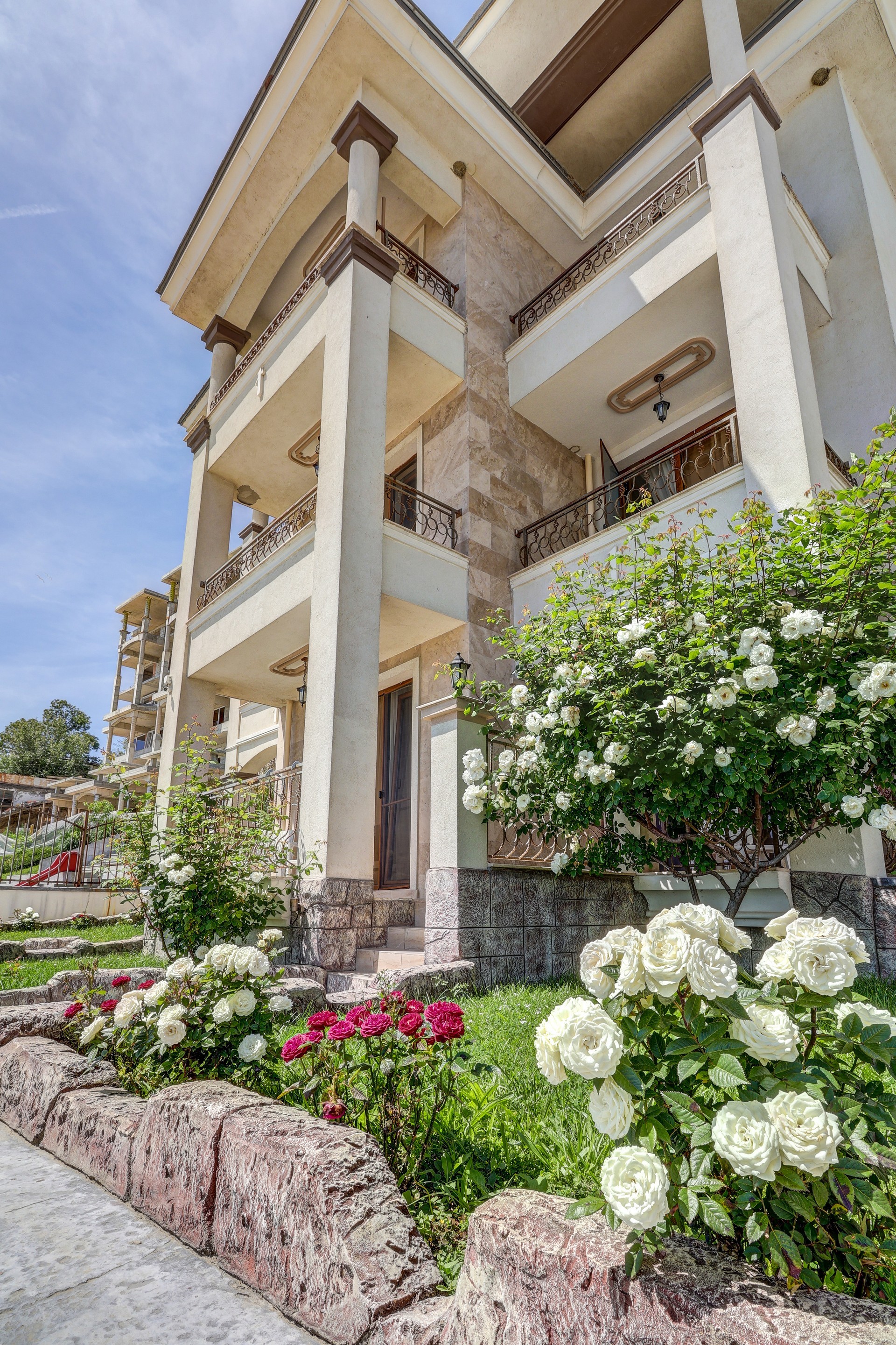 Paraiso Theopolis 24