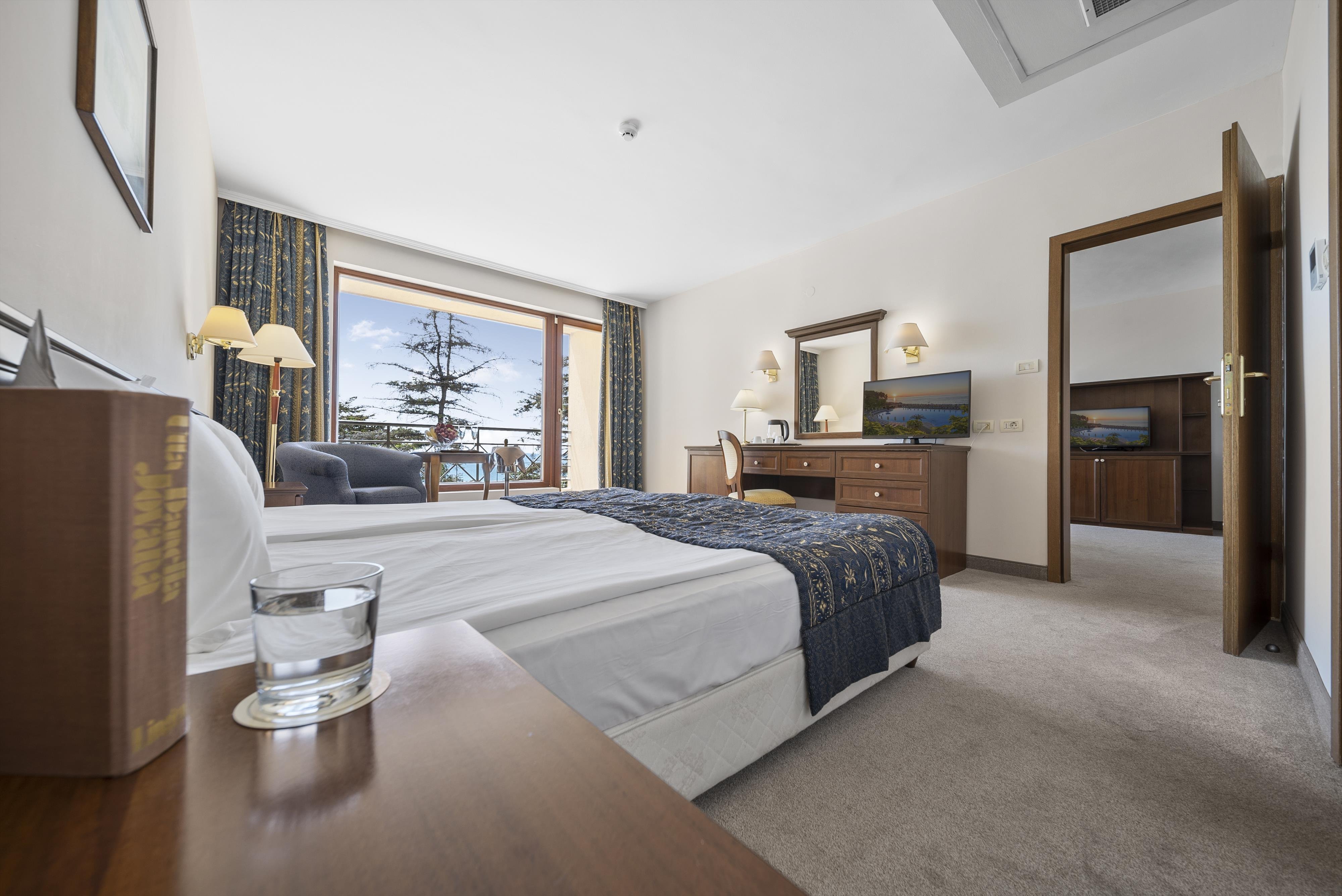 HVD Riviera Beach Hotel 9