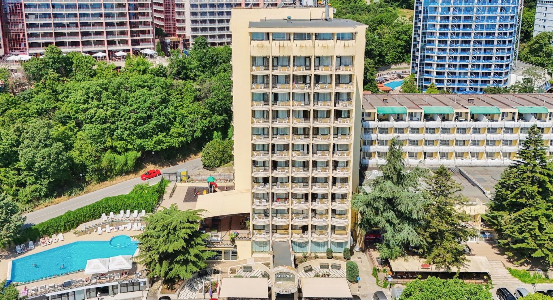 listing card gallery