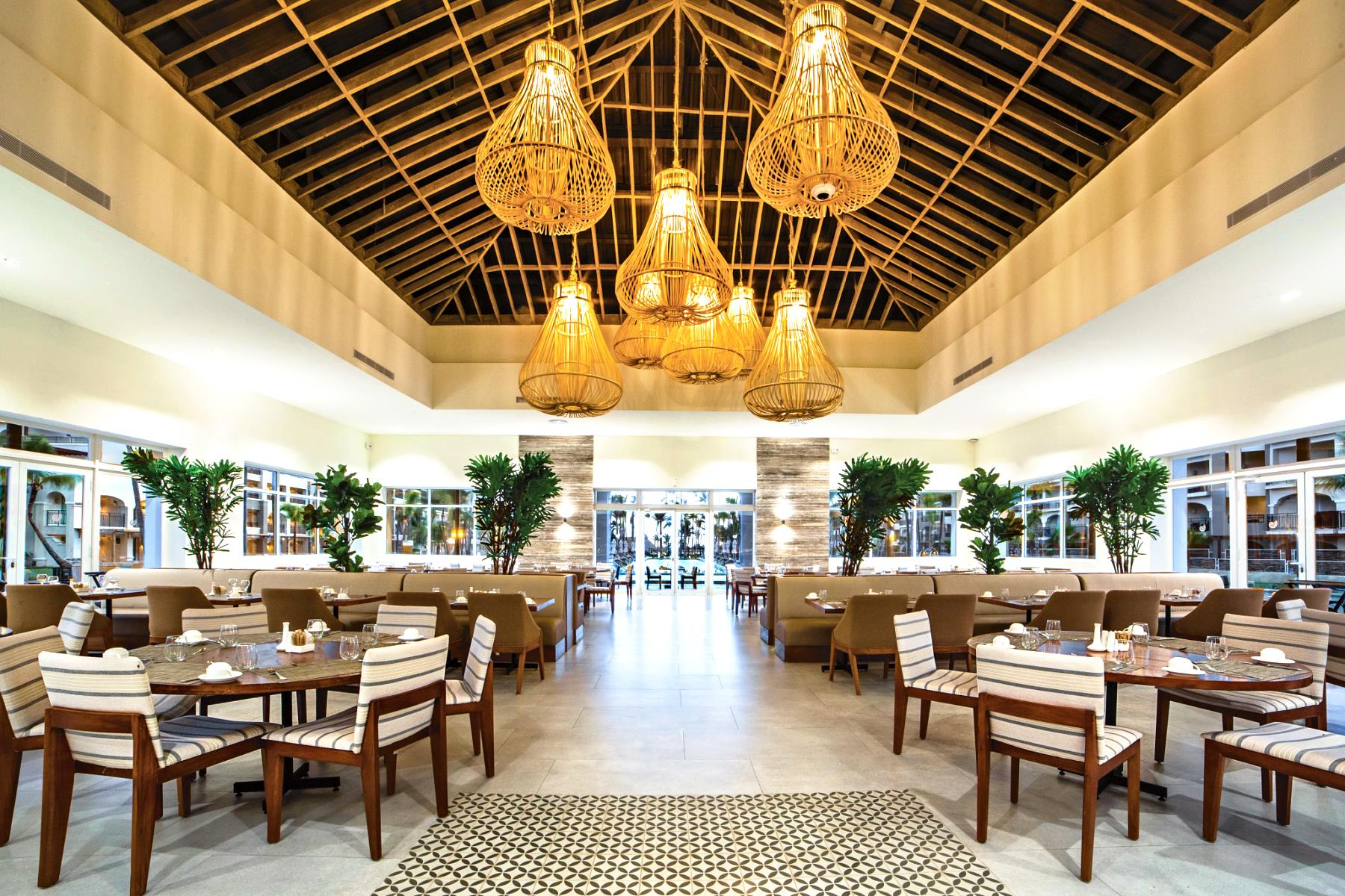 Secrets Royal Beach (Ex Nh Royal Beach Hotel) 9