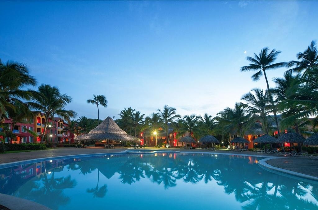 Tropical Deluxe Princess Beach Resort & Spa 9