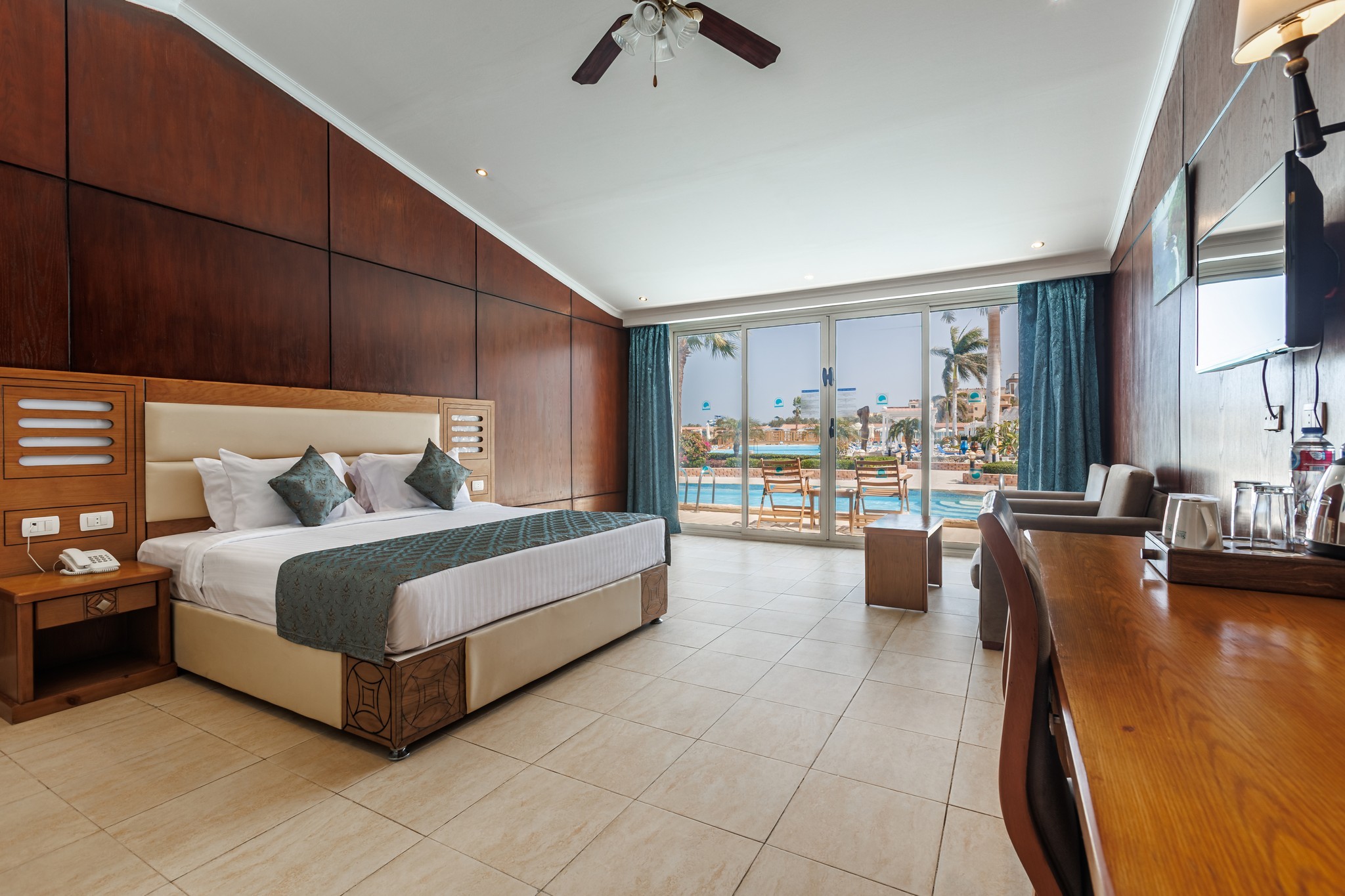 Sunrise Alora Aqua Park Resort 12