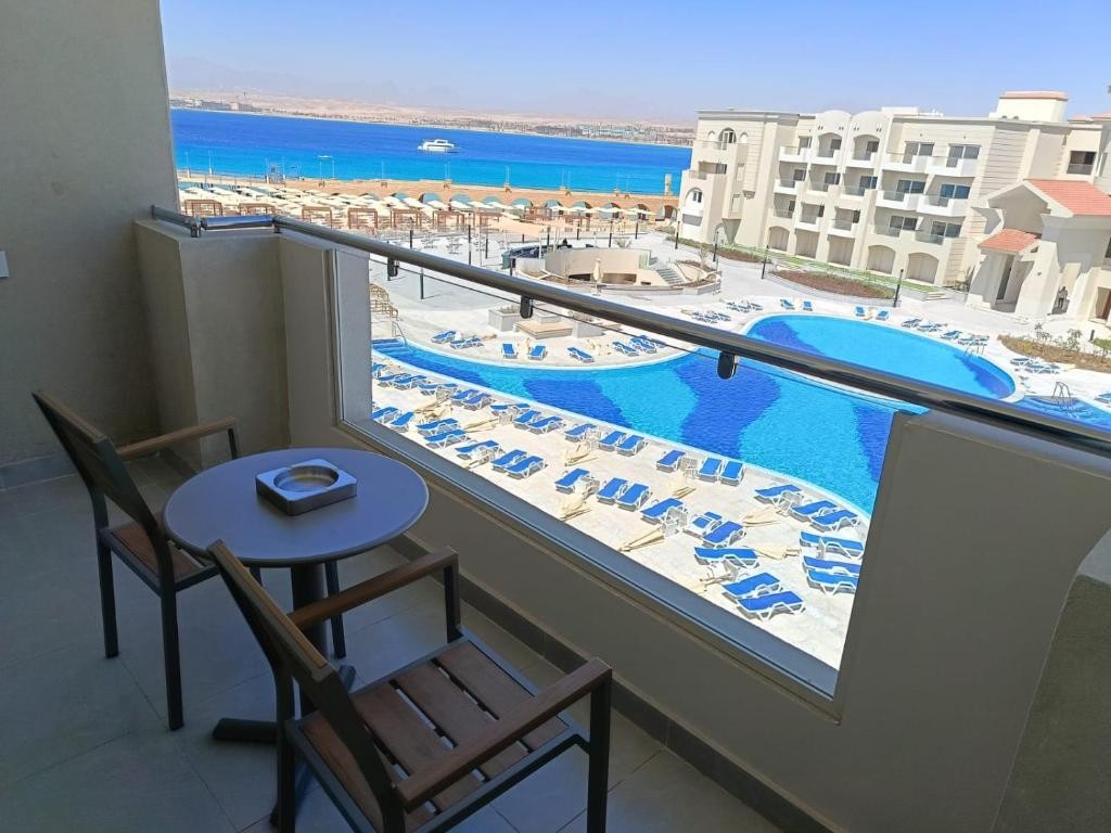 Serenity Sky Arc Sahl Hasheesh