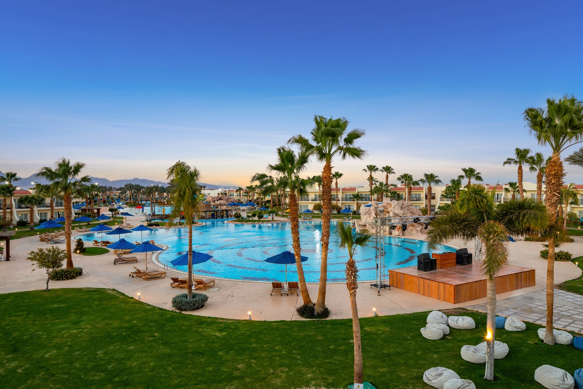 DoubleTree by Hilton Sharks Bay 26