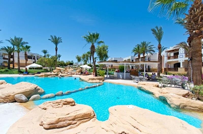 Amphoras Hotel