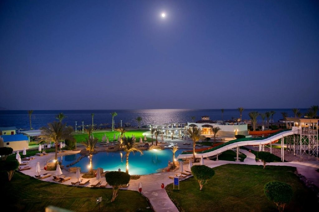 Amphoras Hotel