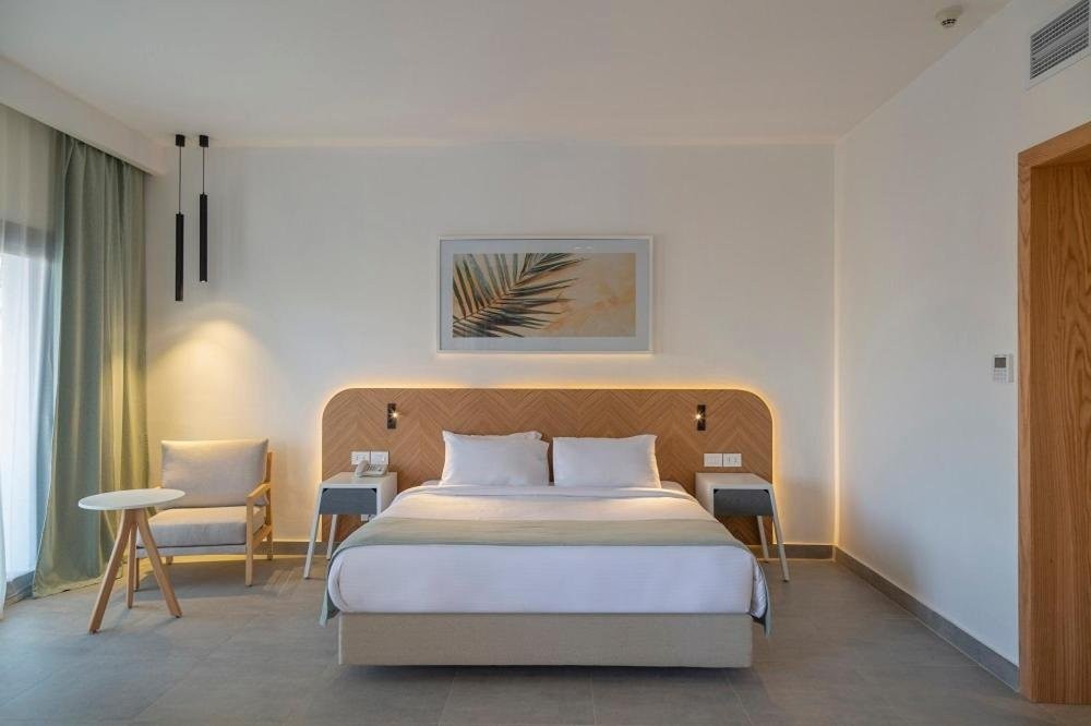 Amphoras Hotel