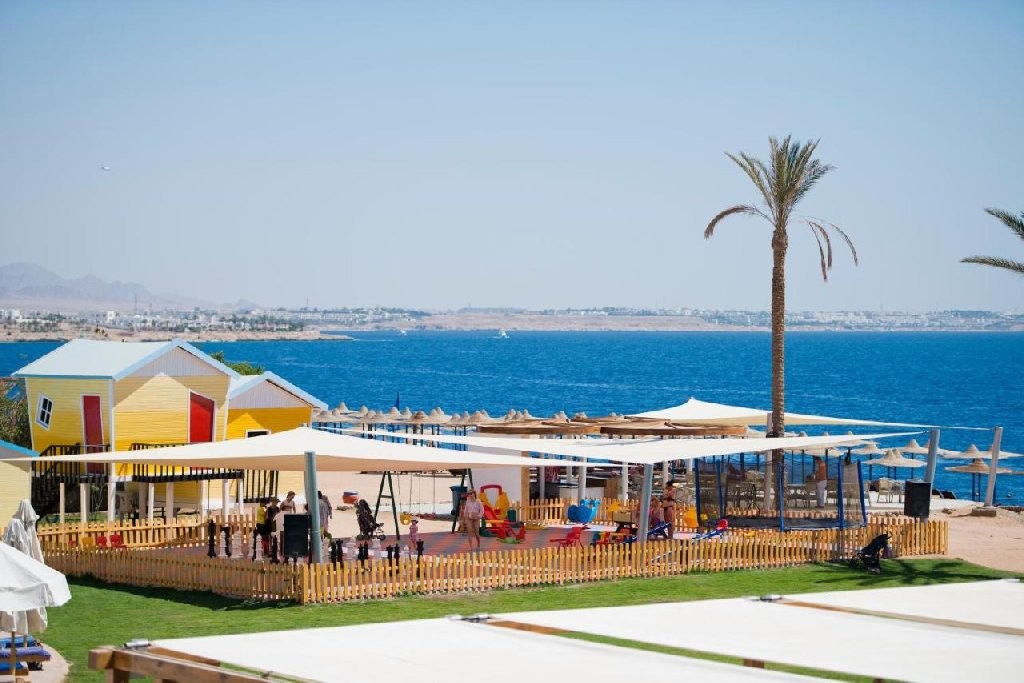Amphoras Hotel