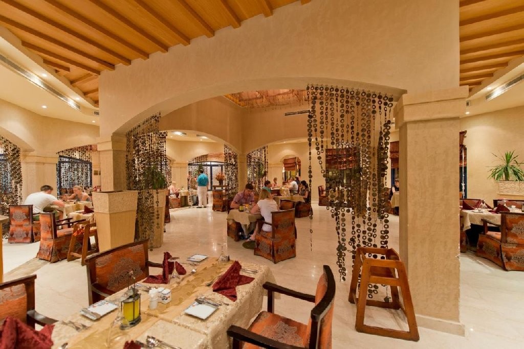 Amphoras Hotel