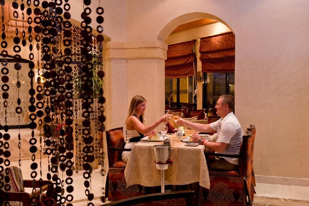 Amphoras Hotel