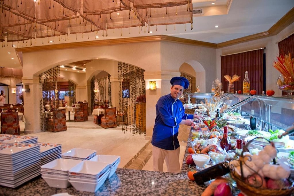 Amphoras Hotel