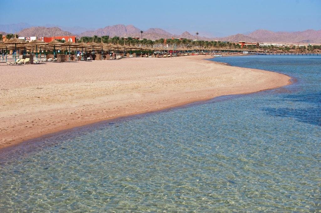 Amwaj Oyoun Resort