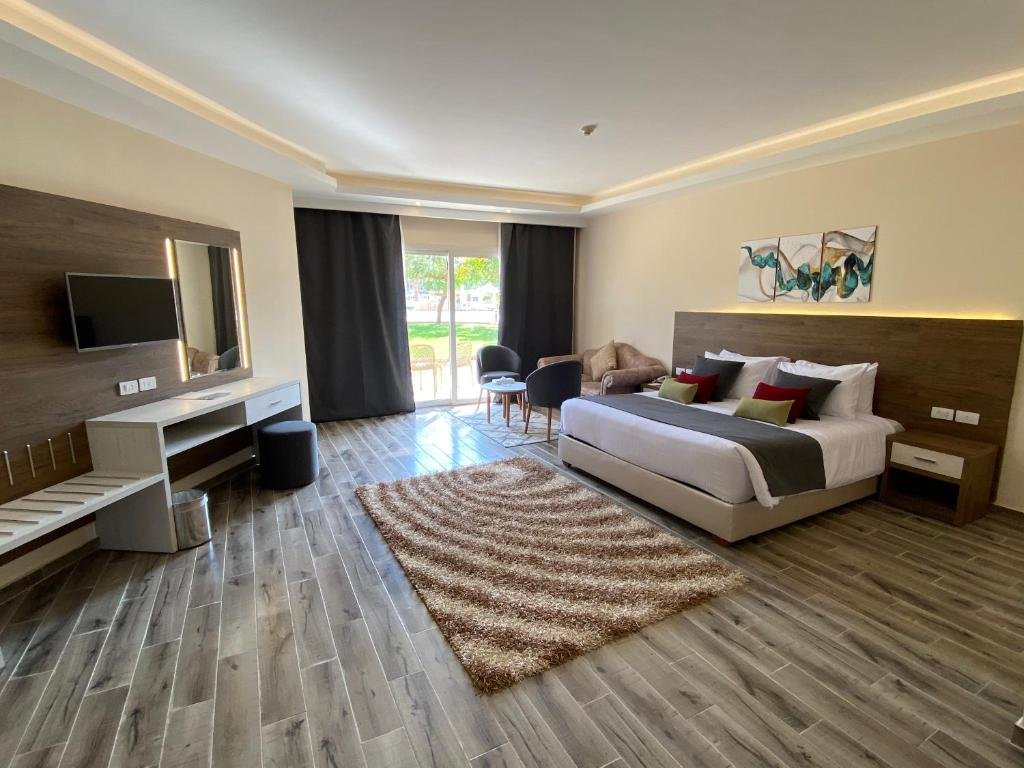 Amwaj Oyoun Resort