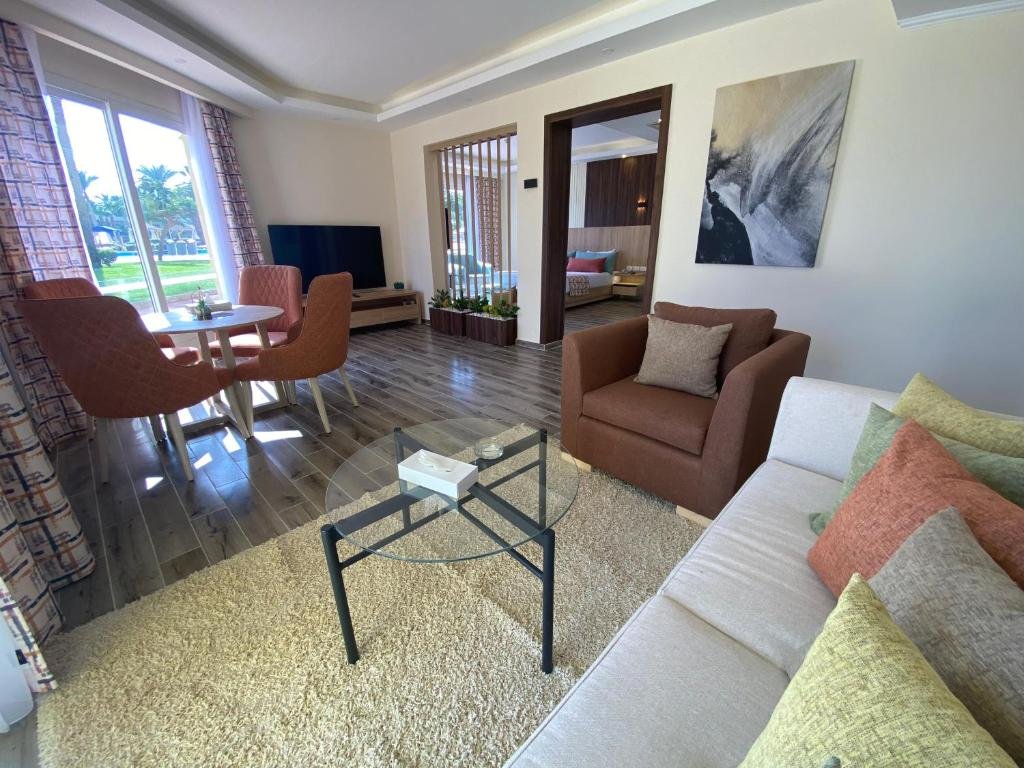 Amwaj Oyoun Resort