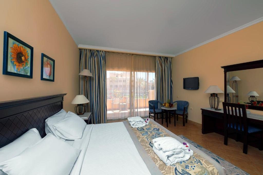 Amwaj Oyoun Resort