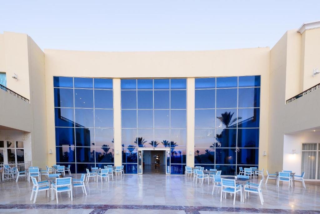 Amwaj Oyoun Resort