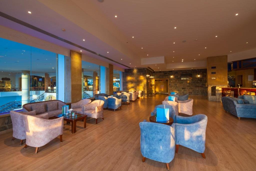 Amwaj Oyoun Resort