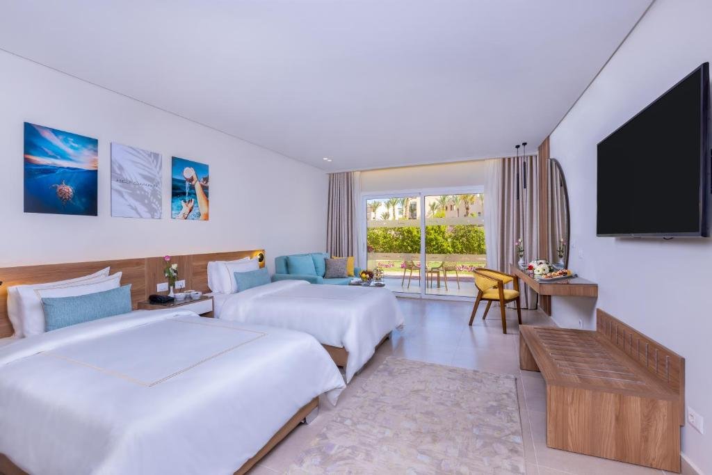 Amwaj Oyoun Resort