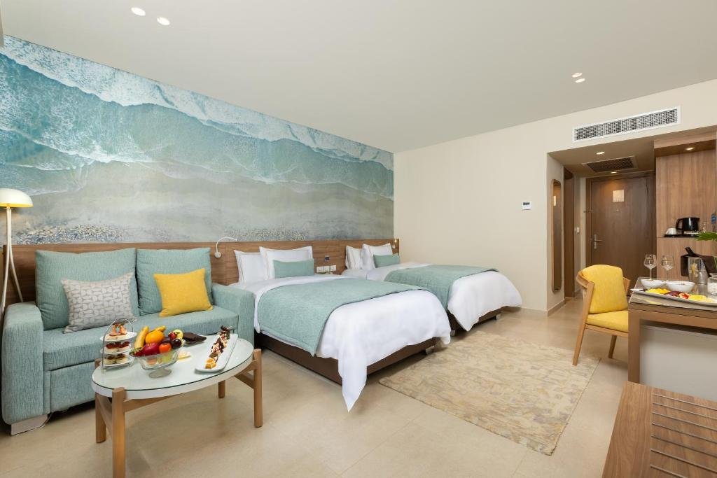 Amwaj Oyoun Resort