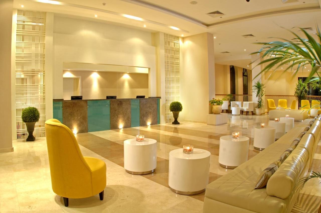 Coral Sea Aqua Club