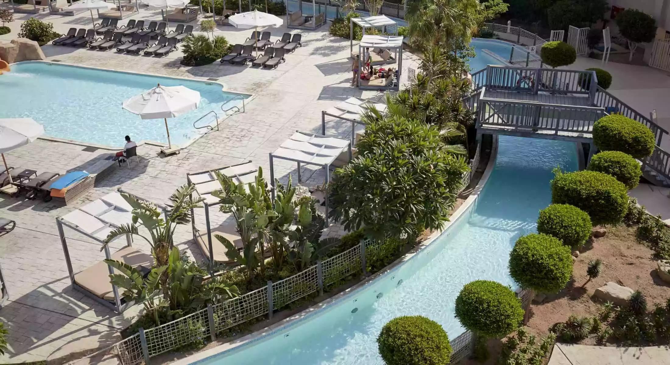 Coral Sea Water World Resort