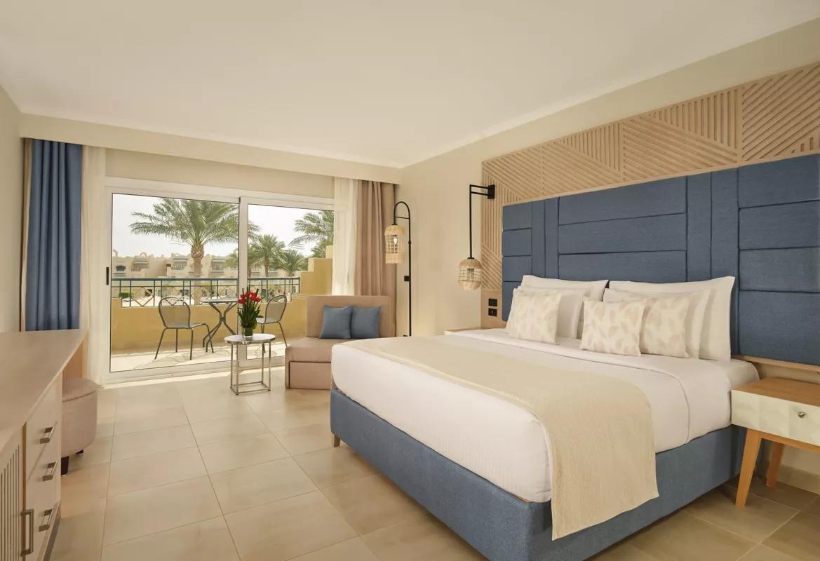 Coral Sea Water World Resort