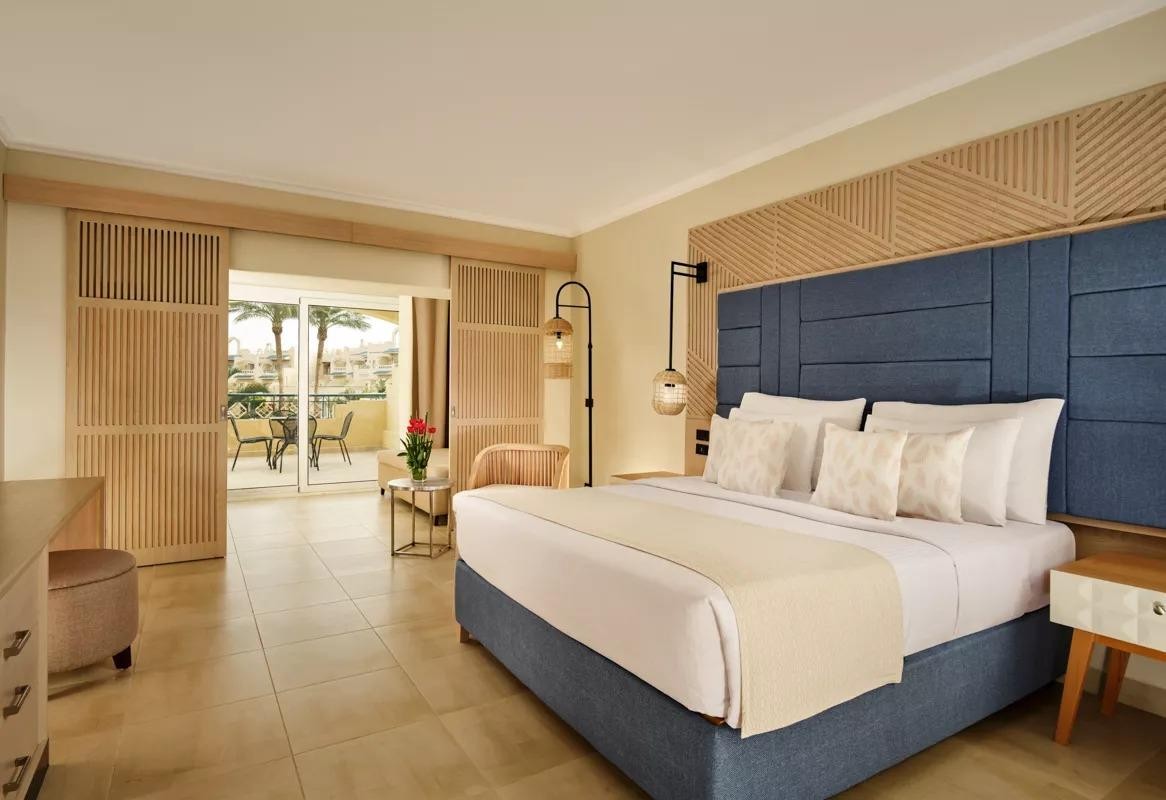 Coral Sea Water World Resort