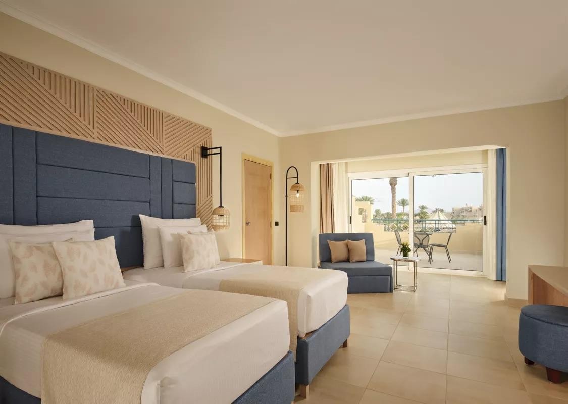 Coral Sea Water World Resort