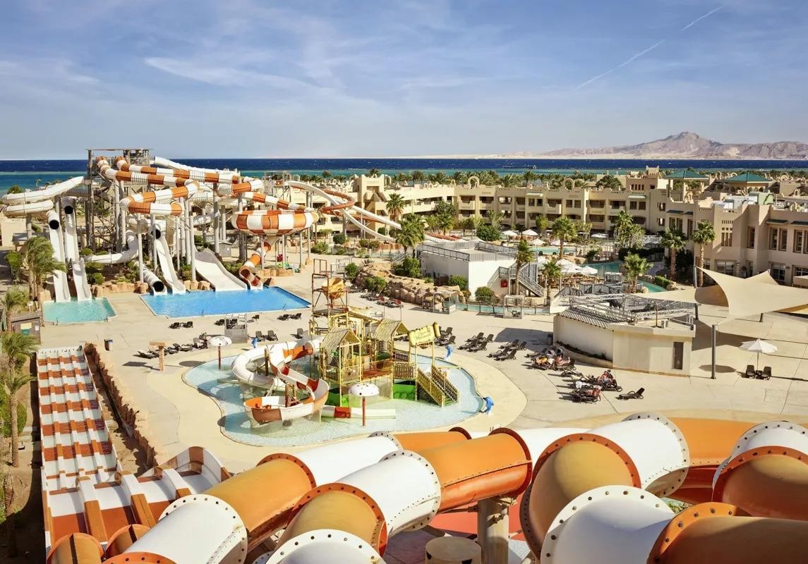 Coral Sea Water World Resort