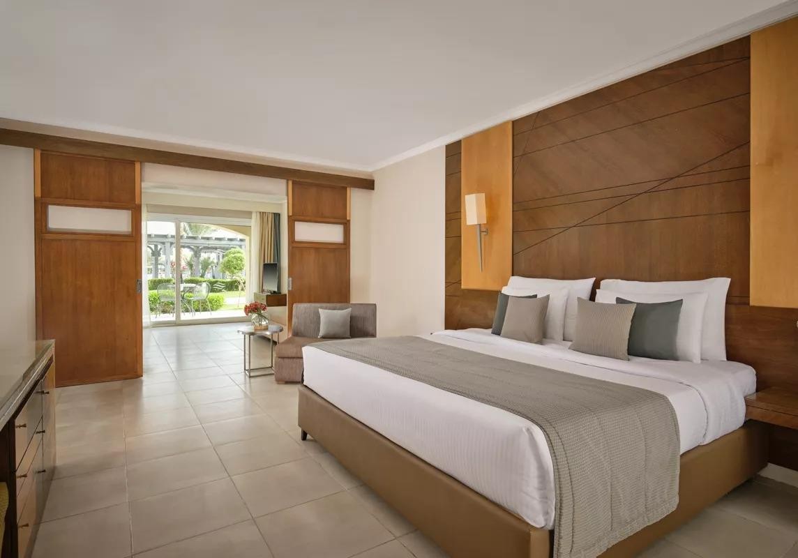 Coral Sea Water World Resort