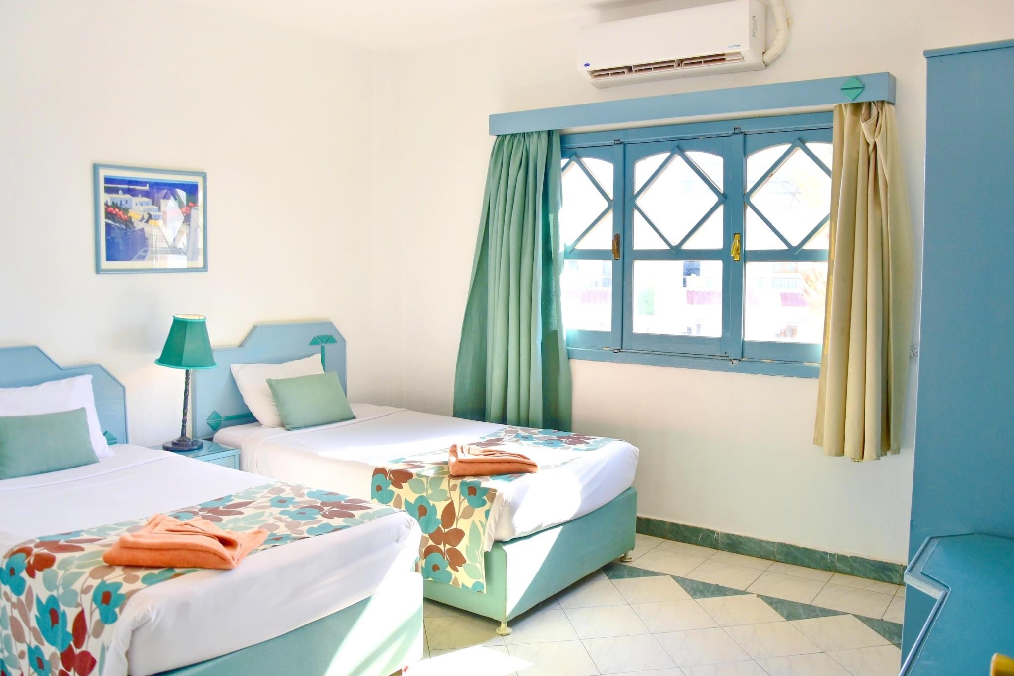 Dive Inn Resort
