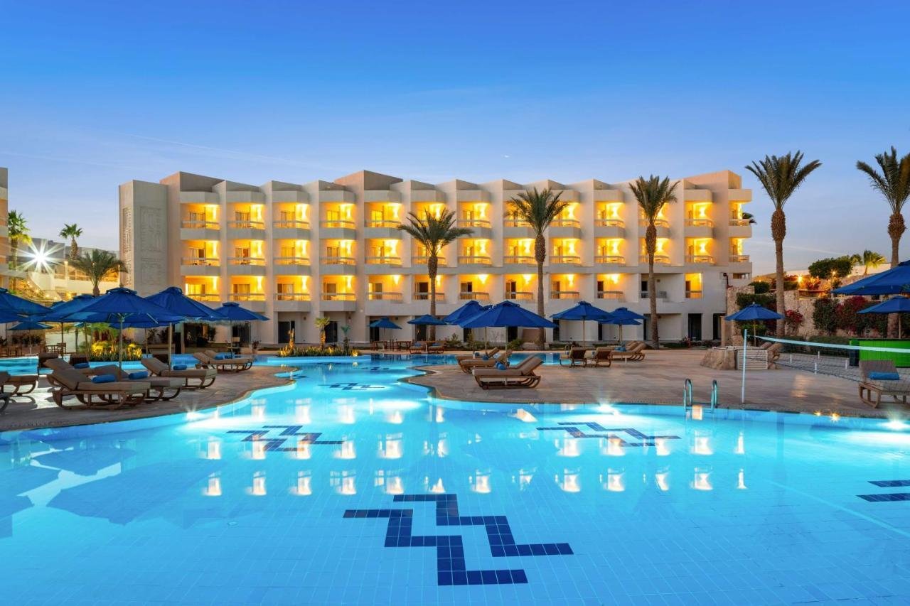 DoubleTree by Hilton Sharks Bay