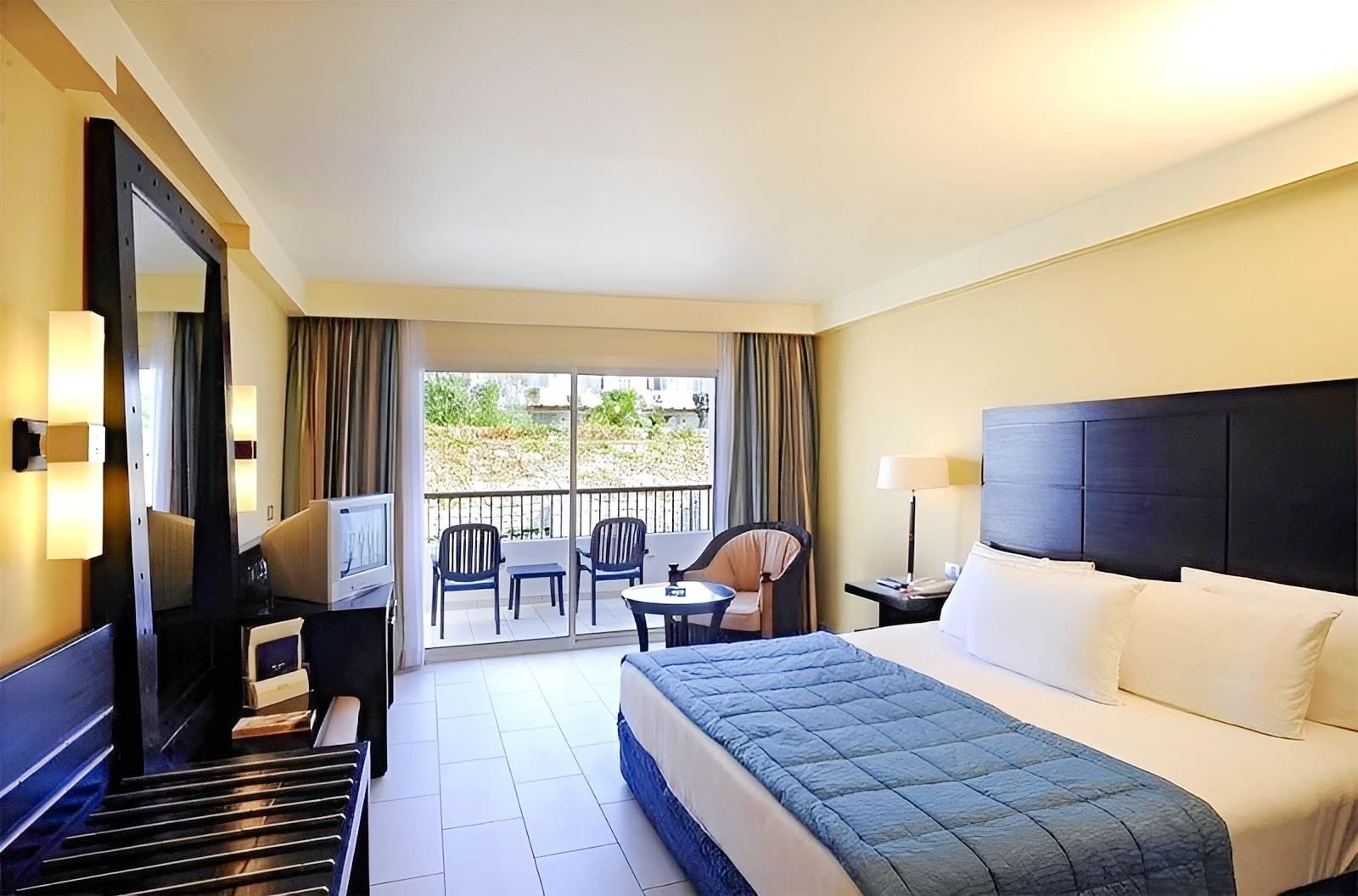 Reef Oasis Blue Bay Resort