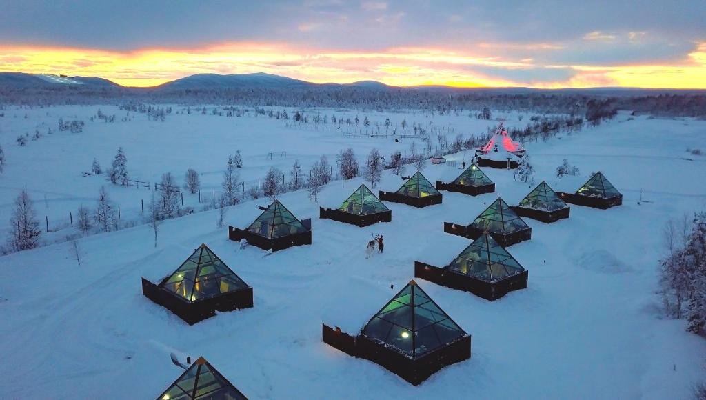 Charter Laponia Aurora Pyramid Glass Igloos Levi