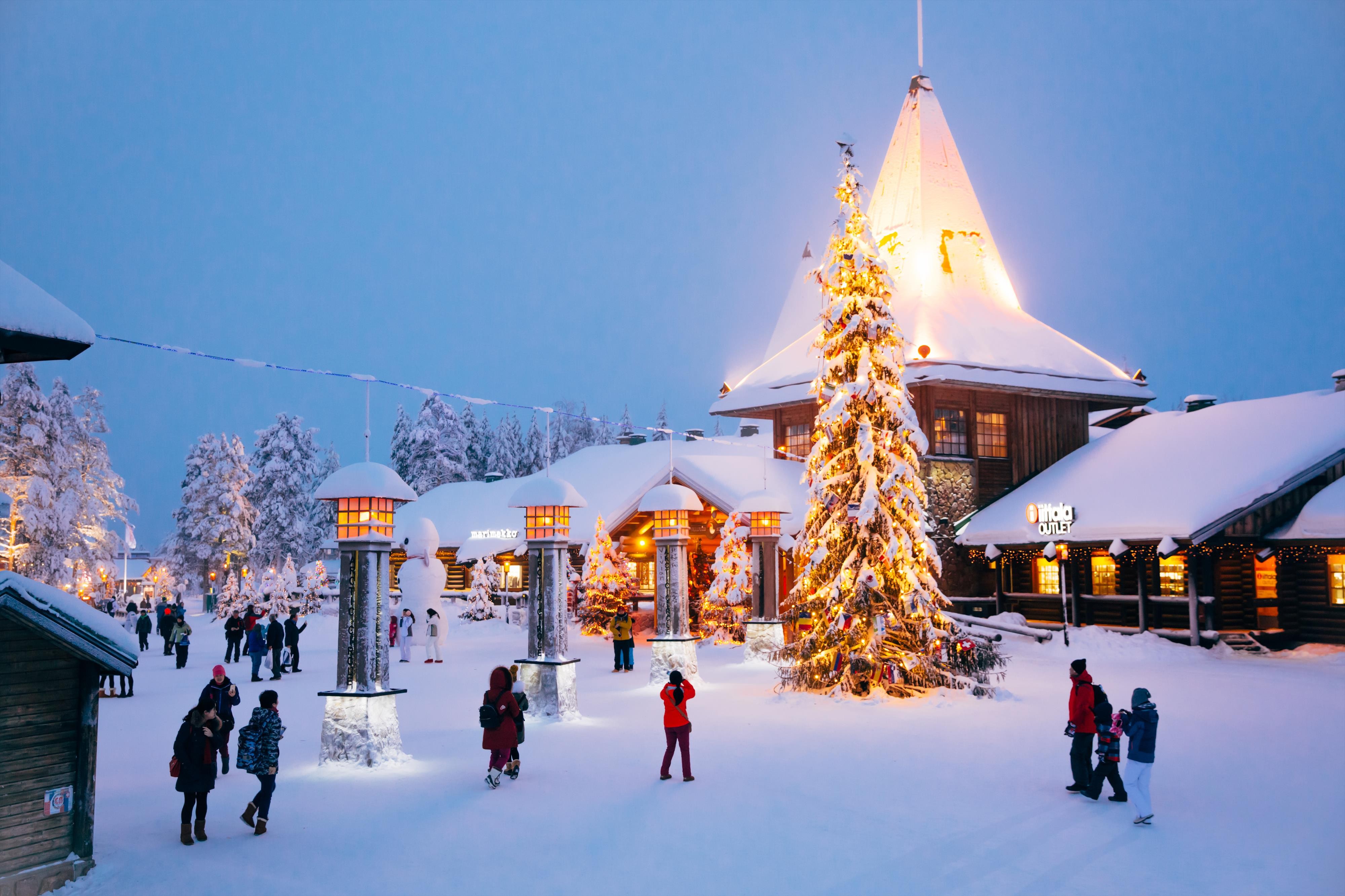 Charter Laponia Hotel Santa Claus si Igloos Arctic Circle Rovaniemi