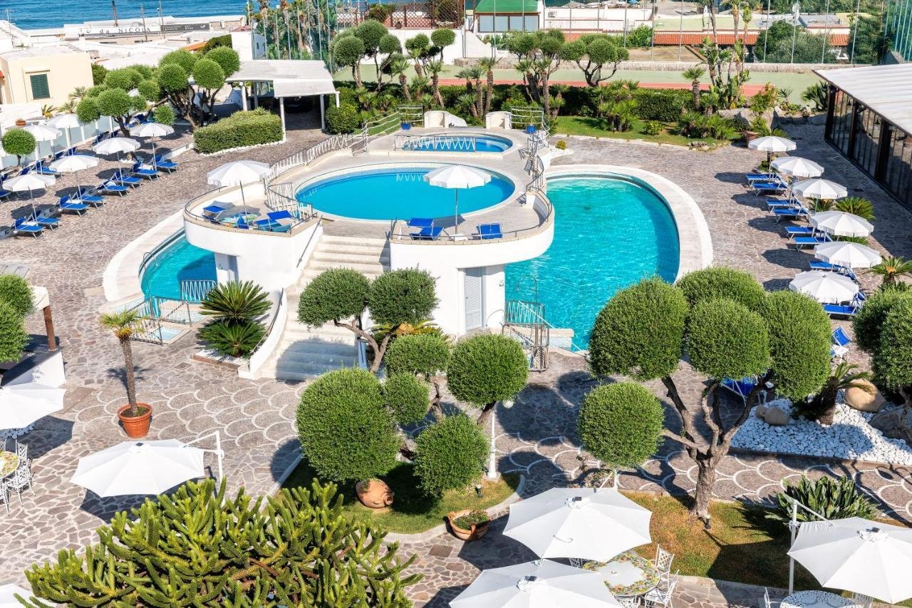 Zaro Hotel