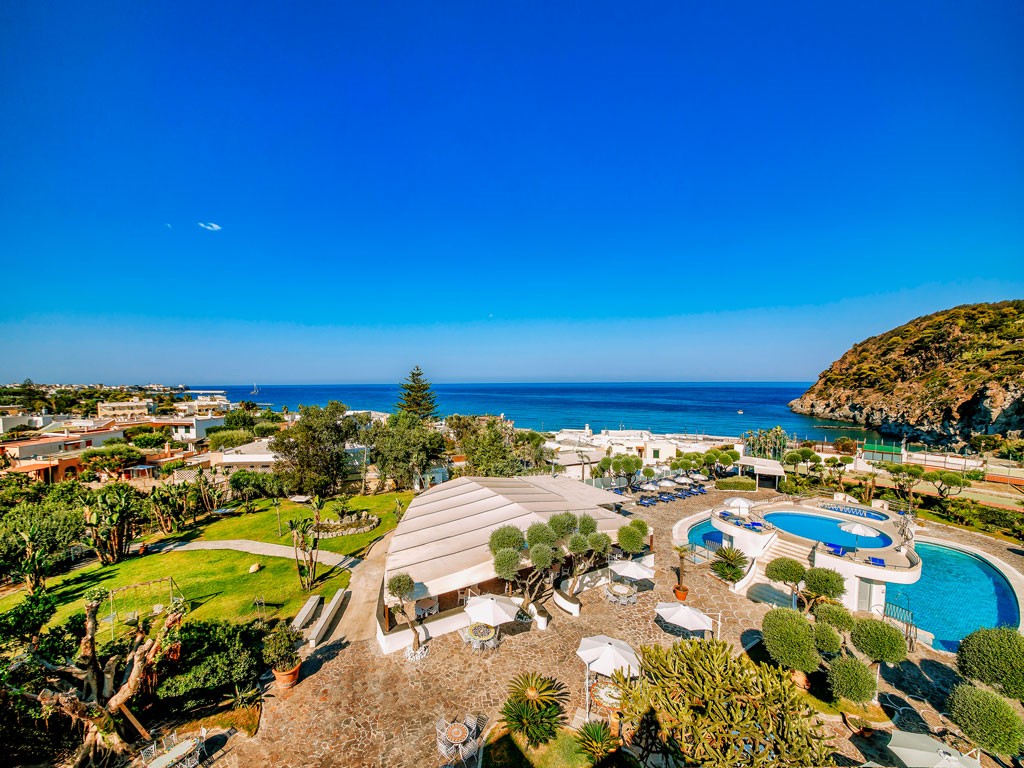 Zaro Hotel