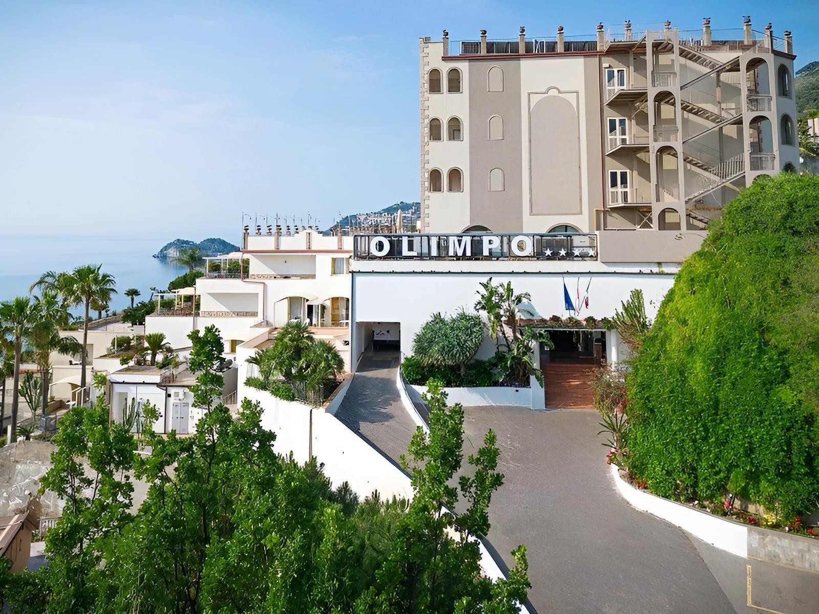 OLIMPO & LE TERRAZZE 32