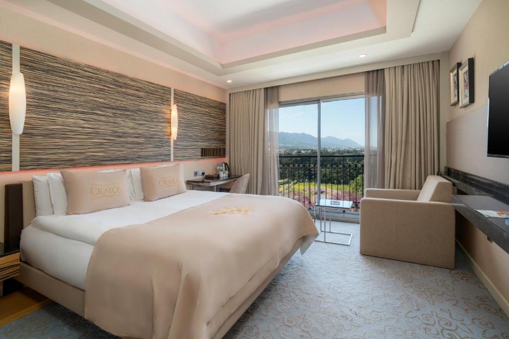 Cratos Premium Hotel