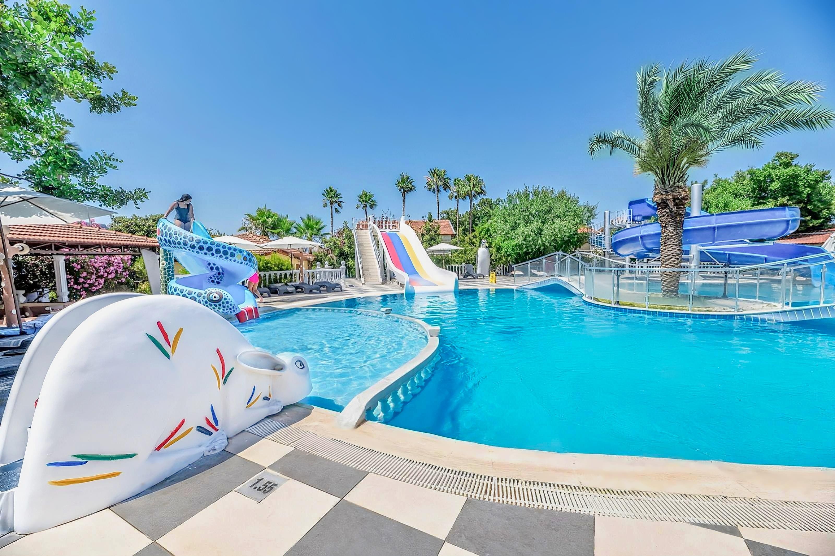 Hotel Riverside Garden Resort 4