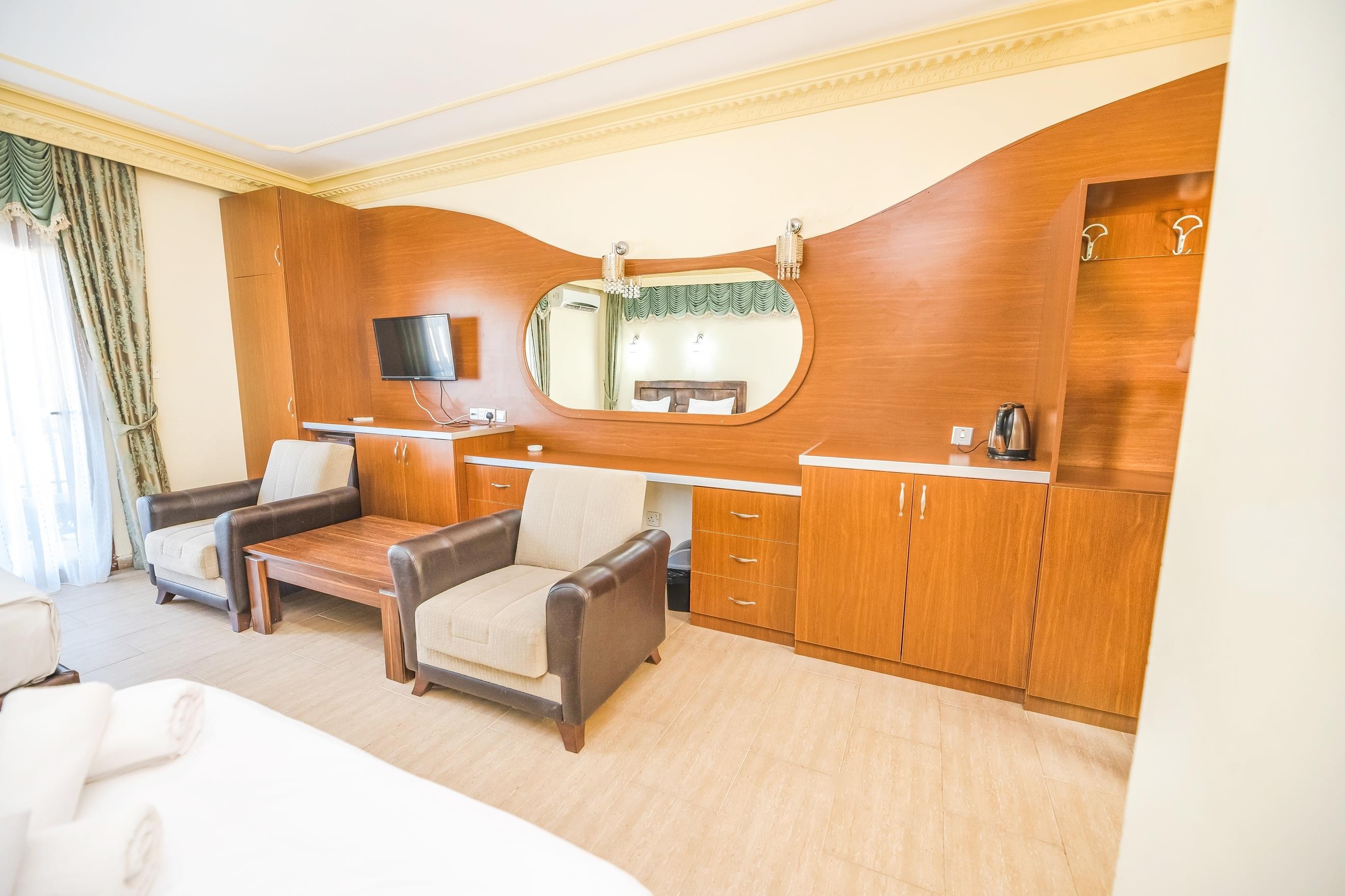Riverside Garden Resort (Alsancak)