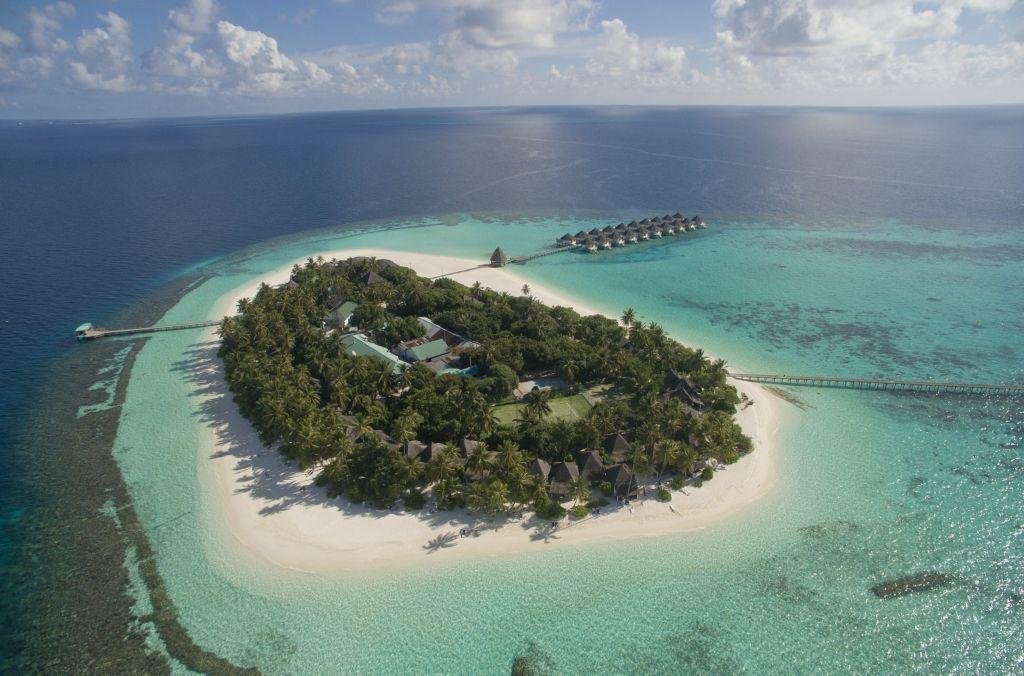 Angaga Island Resort & Spa