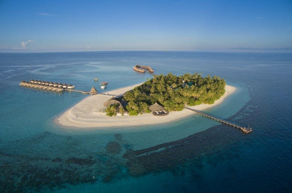 Angaga Island Resort & Spa