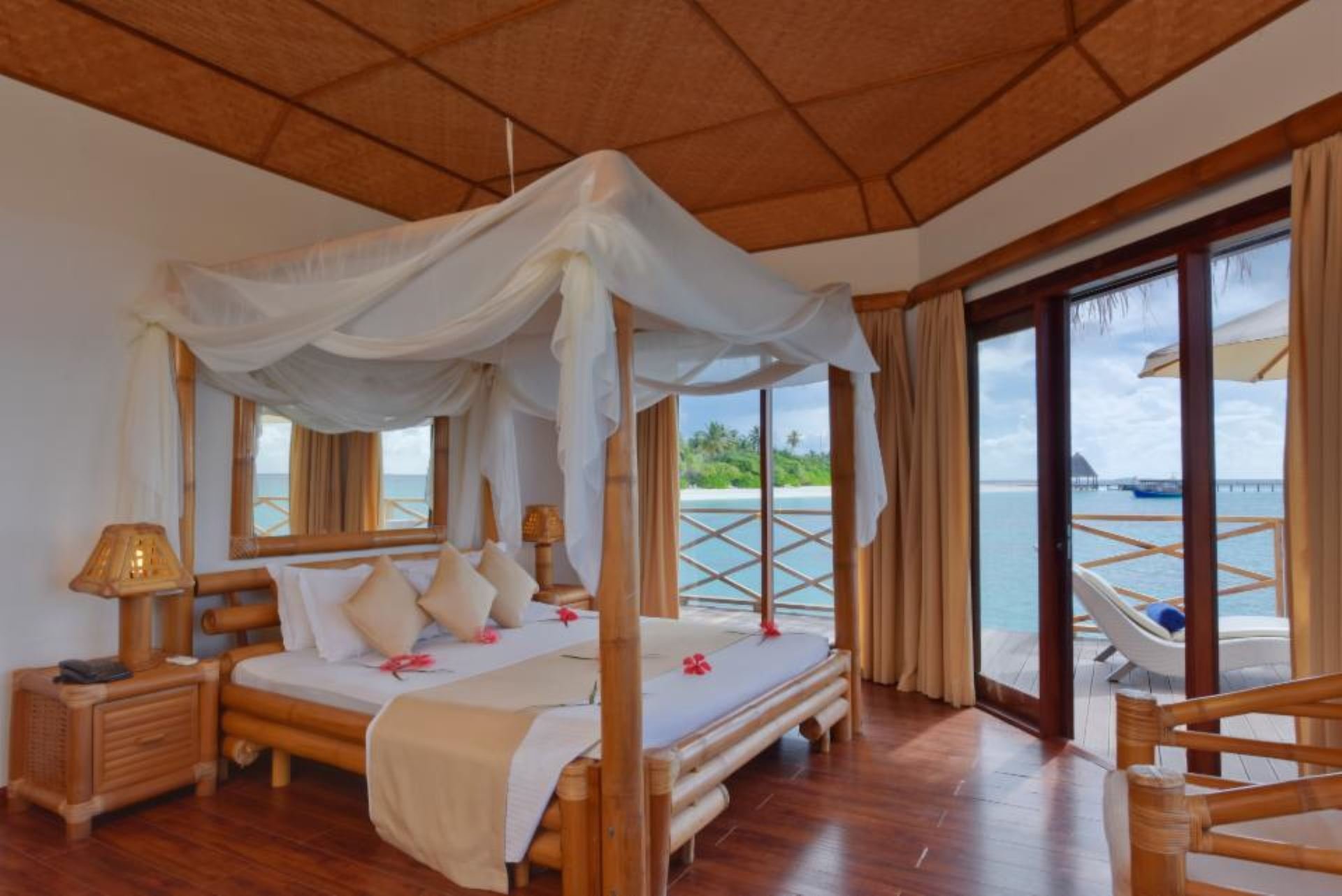 Angaga Island Resort & Spa