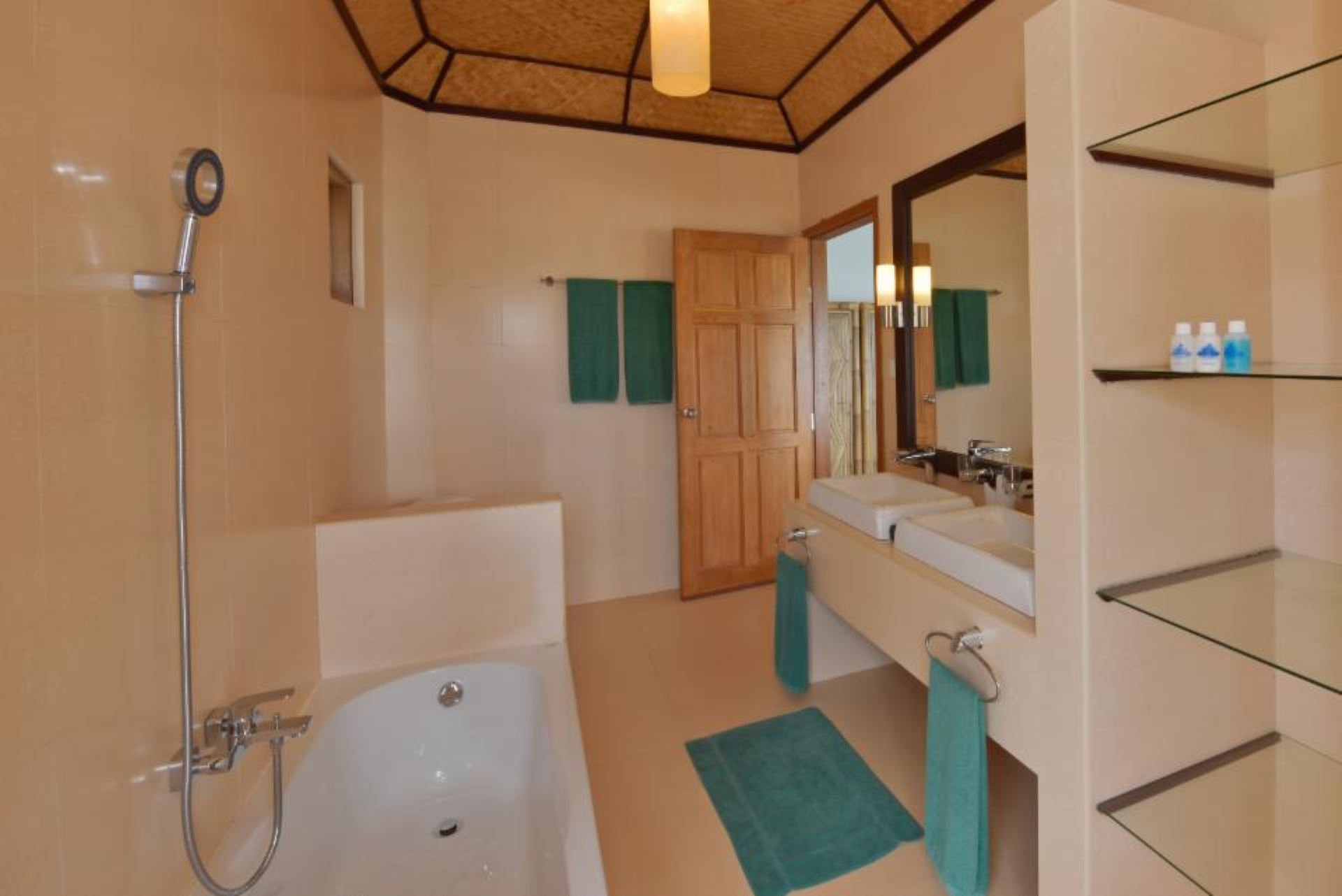 Angaga Island Resort & Spa
