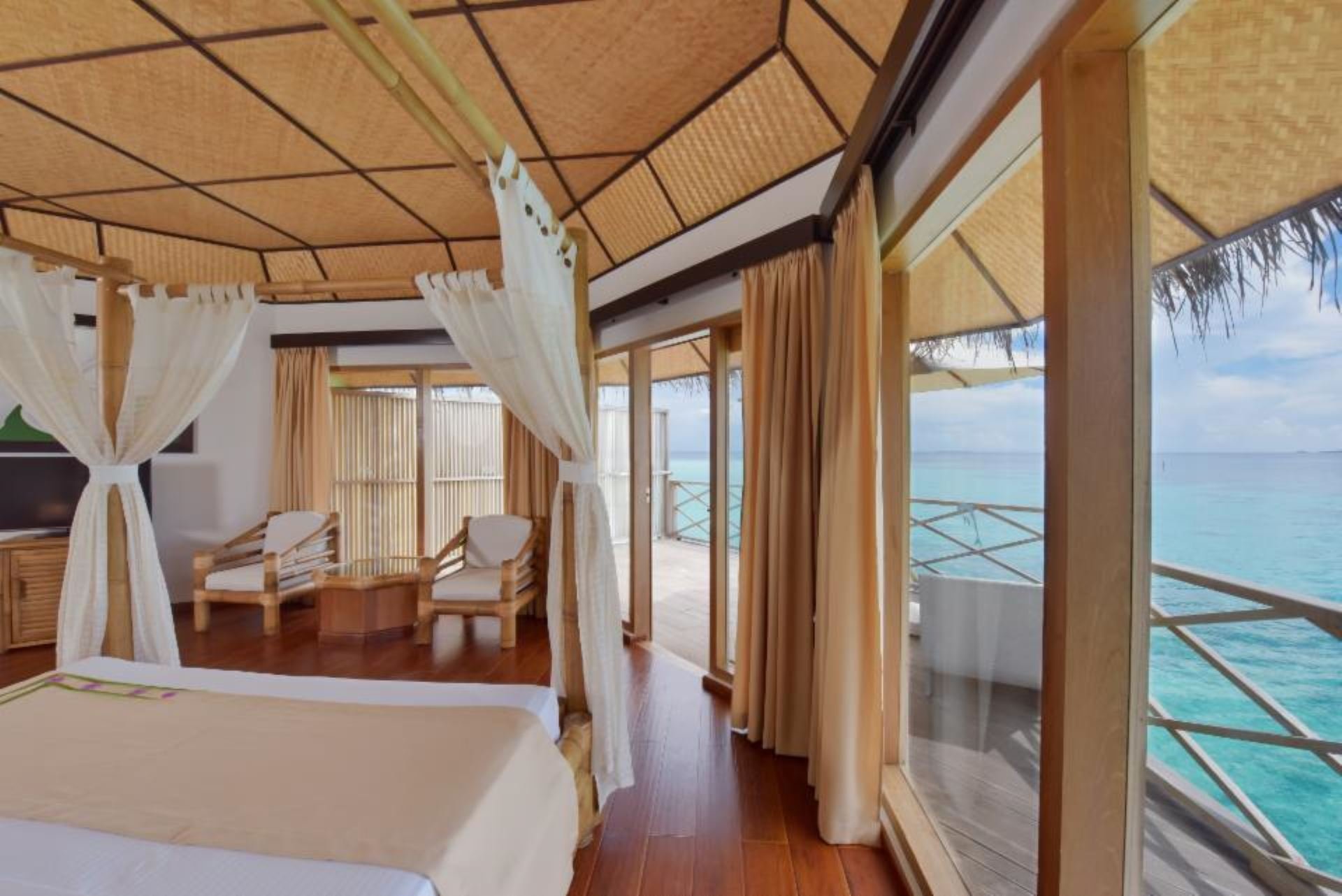 Angaga Island Resort & Spa