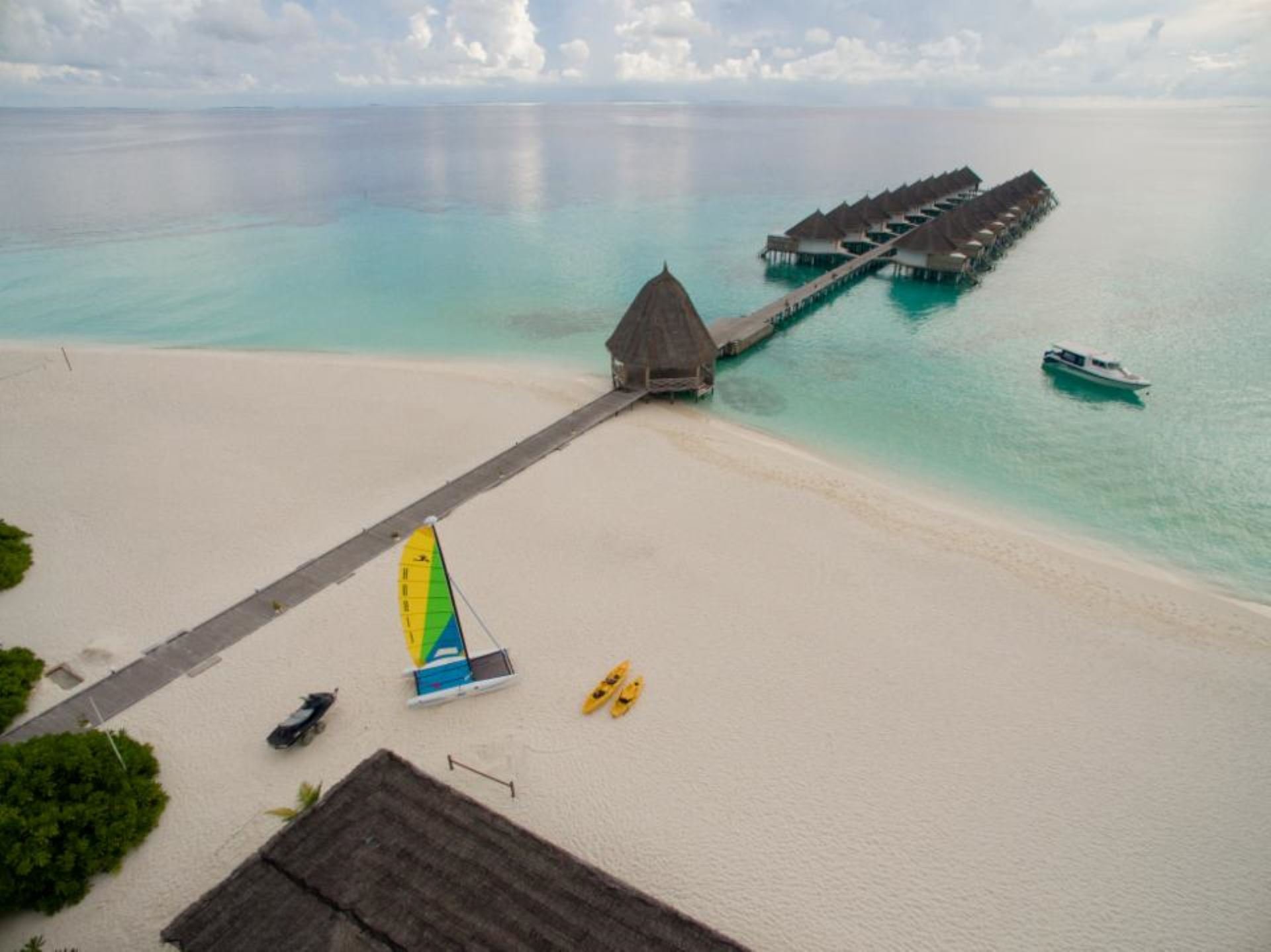 Angaga Island Resort & Spa