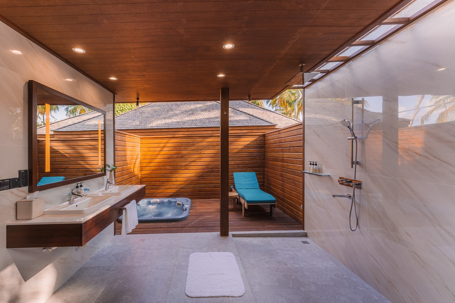 Veligandu Island Resort & Spa 9