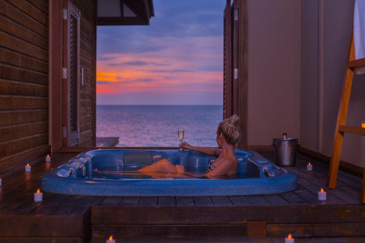 Veligandu Island Resort & Spa